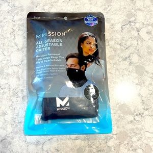Mission Gaiter. NWT Sealed. Black